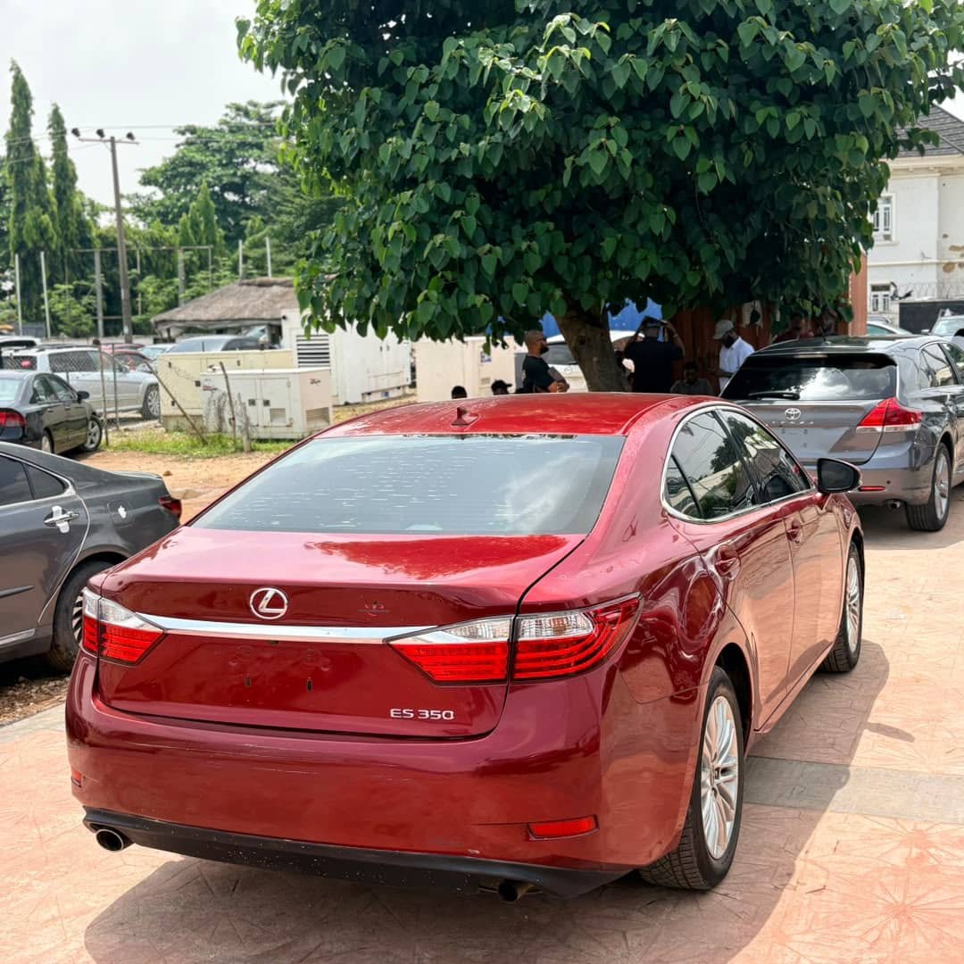 Psaater's tweet photo. BELGIUM STANDARD 2014 LEXUS ES350 GOING FOR ONLY 13.5M https://t.co/hoCL0bP46p