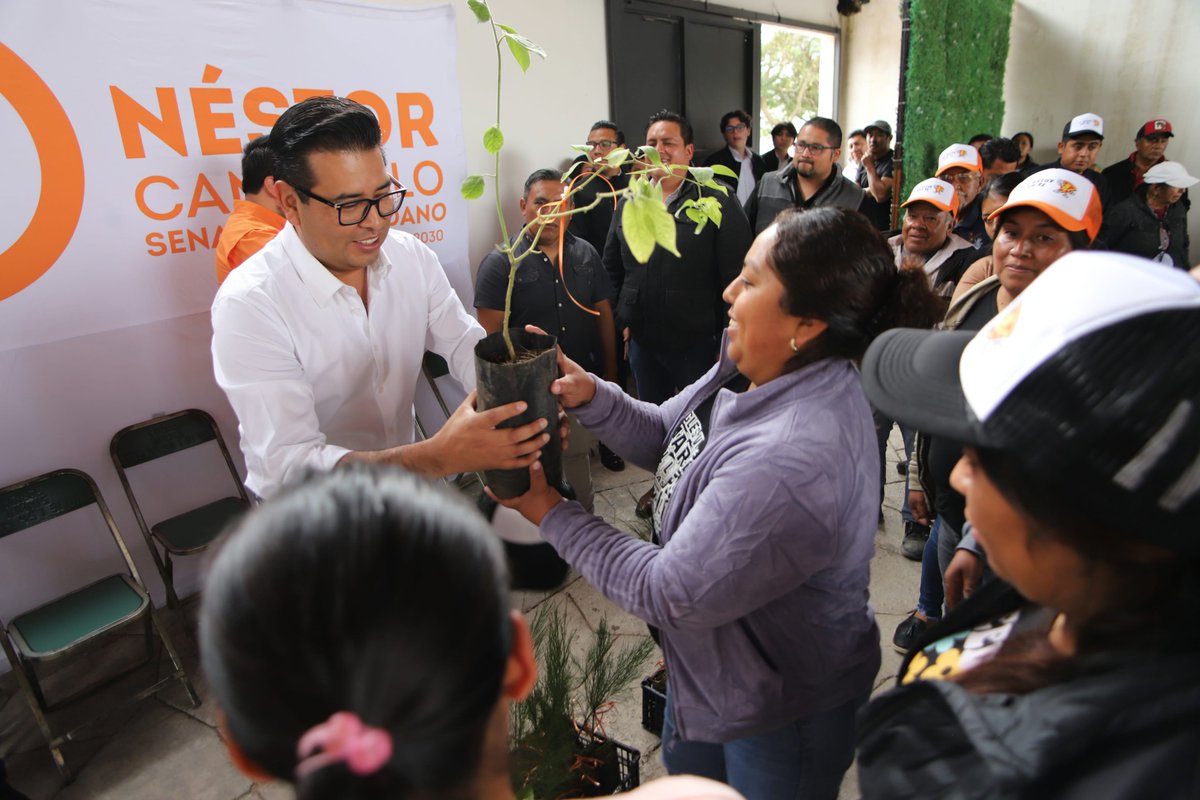 NestorCamarillo's tweet photo. @ClementeCH @AlvarezMaynez @DanteDelgado @colosioriojas Por eso he nombrado a Alexander mi Enlace del #Senado de la República 🇲🇽, en este gran municipio. 
¡Vamos a seguir caminando juntos, porque la gente siempre va primero! 🍊 https://t.co/bBXIvHWow3
