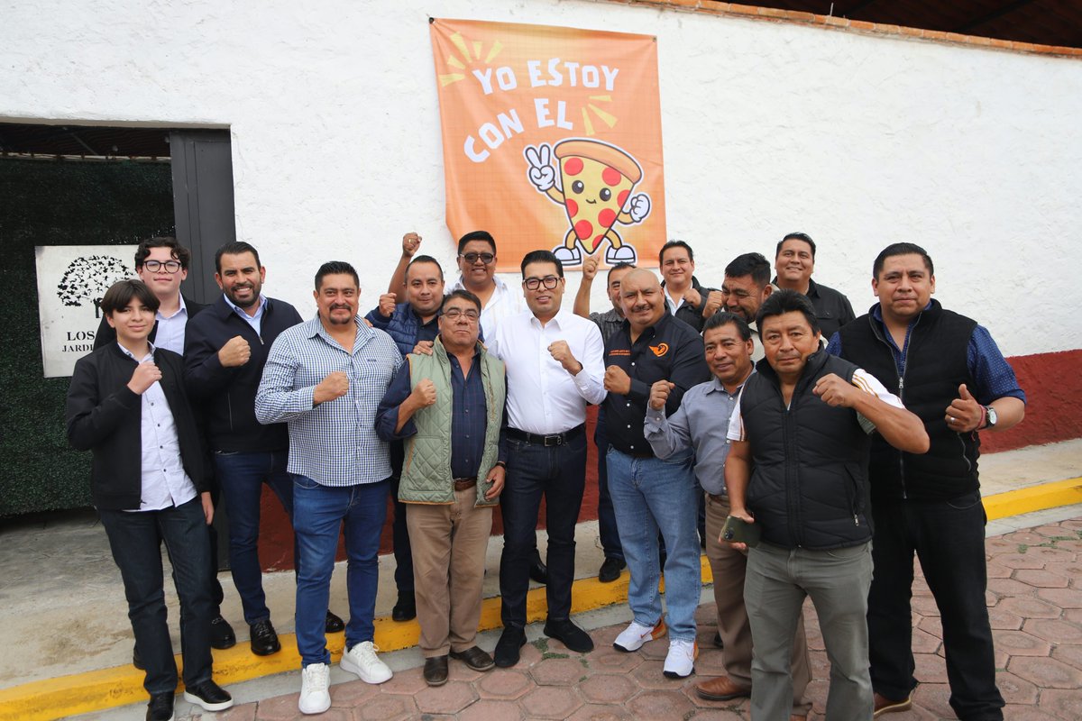 NestorCamarillo's tweet photo. @ClementeCH @AlvarezMaynez @DanteDelgado @colosioriojas Por eso he nombrado a Alexander mi Enlace del #Senado de la República 🇲🇽, en este gran municipio. 
¡Vamos a seguir caminando juntos, porque la gente siempre va primero! 🍊 https://t.co/bBXIvHWow3