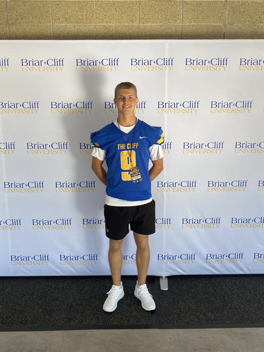 MaycenWalters5's tweet photo. Thank you Coach @ChayceMontagne1 and @CoachSayreBCU for a having me up on a game day visit today @BriarCliffFB ! 
@LockedInPreps 
@THEnebpreps 
@NEBHSFB 
@GHSDragonFB https://t.co/W9fQSfg1wv