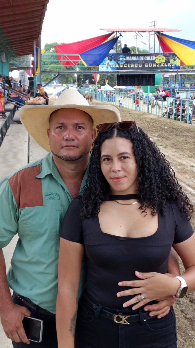 ciberjet24's tweet photo. En la feria del Liqui liqui, Celebrando los 336 Años de la Fundación de #Cua  #Miranda #Vallesdeltuy
#Toroscoleados
@feveco https://t.co/NKHPnQQ2w1