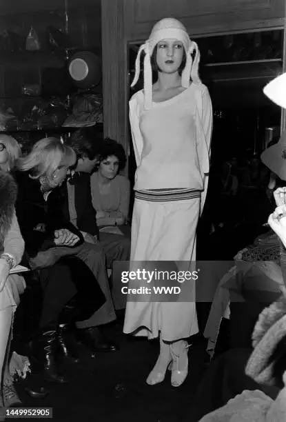 devotee6969's tweet photo. girl maraich outfits imo (minus headwear) https://t.co/pAF39JAicR