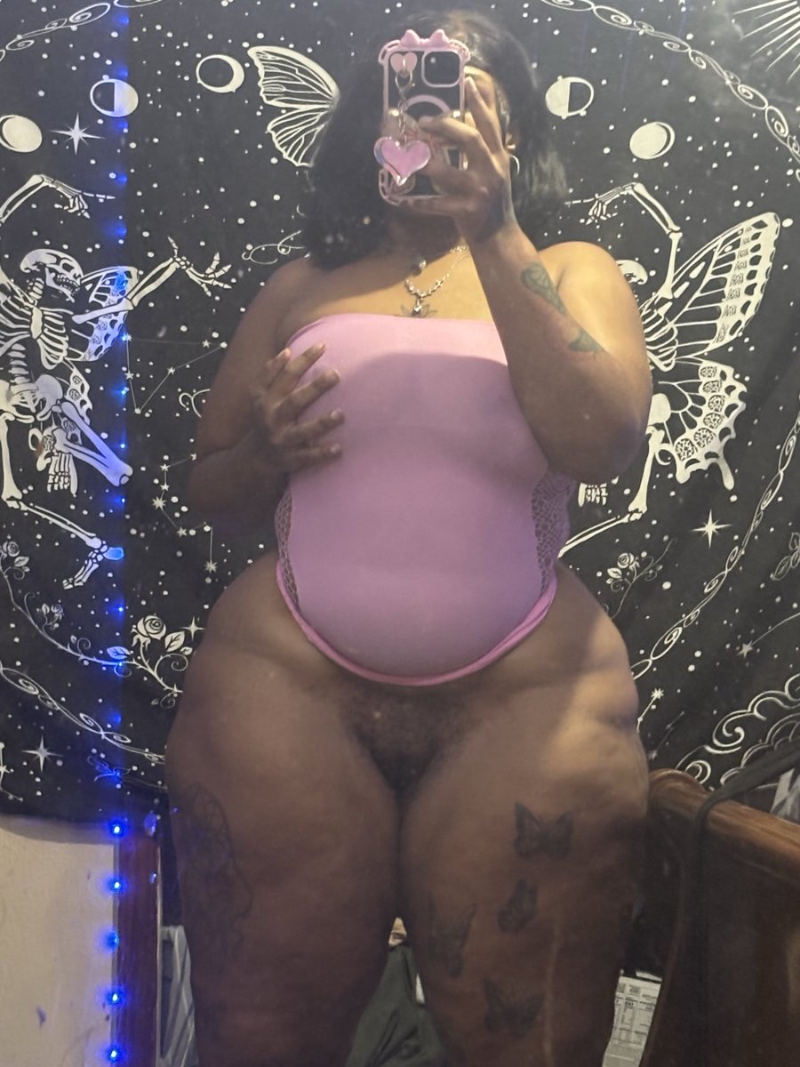 plusizebarbie3's tweet photo. FaceTime , customs, &amp; vids available https://t.co/MZclLWVt3c