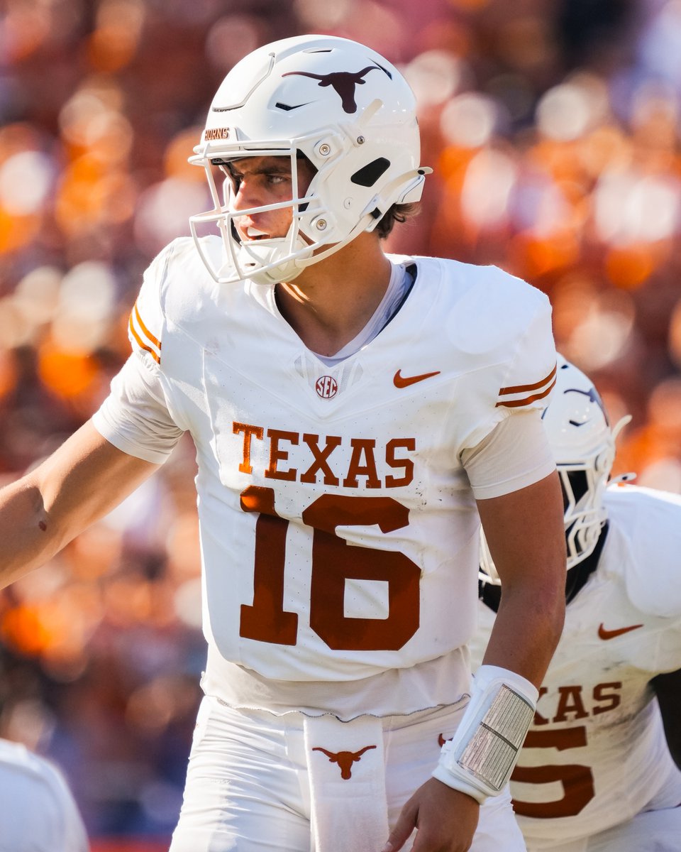 TexasLonghorns's tweet photo. are you not entertained????

#HookEm https://t.co/6PVf05FxFa