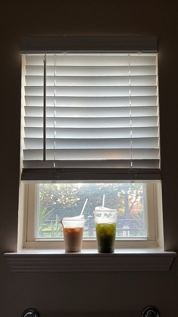 paige6387's tweet photo. Two bevvies before werk https://t.co/7pA14StE4U