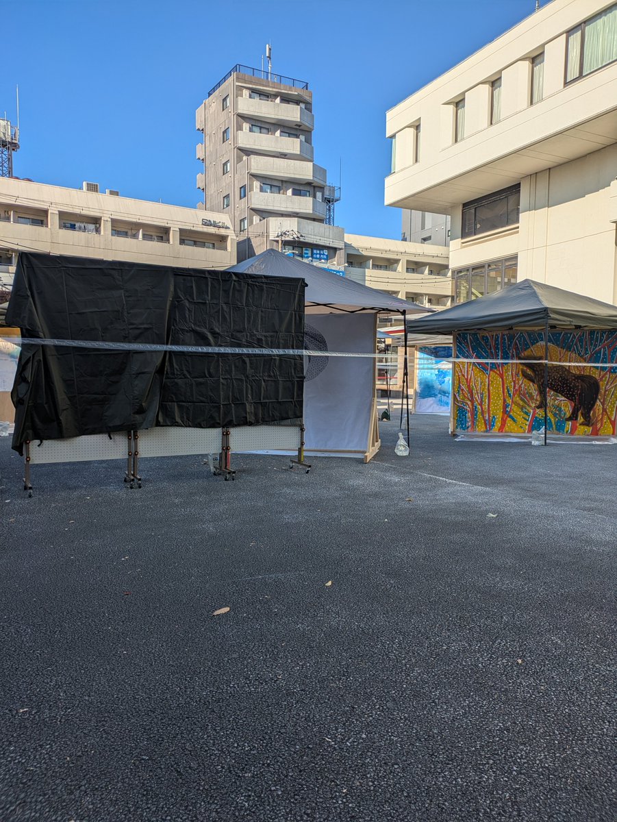 hiofuku's tweet photo. ライブペイントフェスタ
今日は10時から16時
烏山区民センター https://t.co/6ihwUObz1c