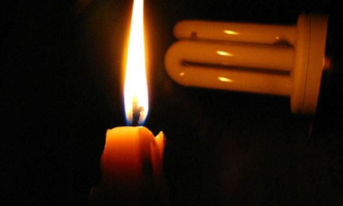 NoticiasDpatria's tweet photo. SIN LUZ..!💡 Actualmente, varios sectores de Caracas se encuentran sin suministro eléctrico. Se han reportado averías eléctricas en:

◽️El Paraíso
◽️San Martin
◽️La Quebradita
◽️La Vega
◽️Montalbán
◽️Av. Lecuna
◽️El Cementerio.

Fuente: 📝 Entérate Aquí Venezuela. https://t.co/vmsAFEJIUq