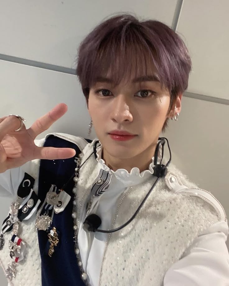 irinosjto_'s tweet photo. 4 fotos de tu bias y 4 mutis que lo hagan :3

@minhookj  @chxnloml @fnafsexogay9 @seungmindied https://t.co/5UkxL6J7Gy