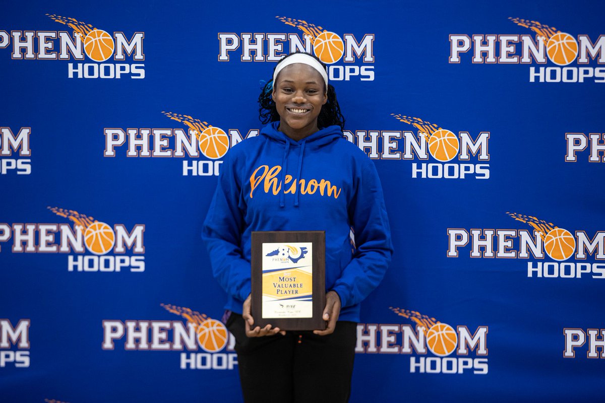 Coach_Rick57's tweet photo. @Shegotgamephen1 has attended our #LadyTop80 for the past 4-years. Each year, she won the MVP for her age group and was selected as Mrs. Top 80. Already committed to Villanova, she didn't have to attend, but gave back to the basketball community. IMO, frontrunner for Gatorade POY and Mrs. Basketball. Won the state championship as a junior and is the heavy favorite to repeat.