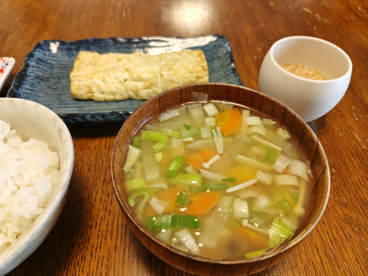 acam_b's tweet photo. 余った蕎麦湯で朝食

蕎麦湯の野菜汁
蕎麦湯入り出汁巻き卵
納豆の蕎麦湯和え

今日も観戦日和☀ https://t.co/yuM4tQjhlp