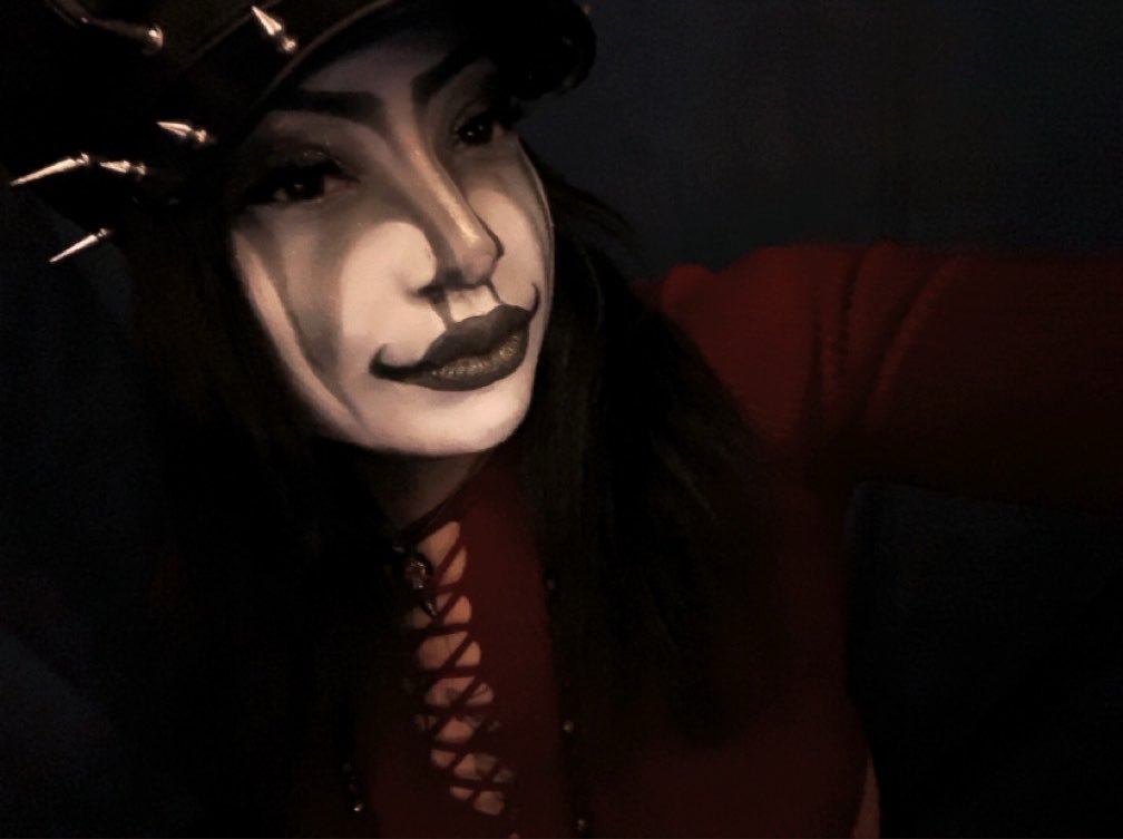 b4tt1b4t's tweet photo. 🦇 

#goth #makeup  #alternative #metalhead #horrorlover #halloween #mutuals  #moothunt #moots #mdni #morute #moothunt〃・ #b4tt1b4t https://t.co/jfexHp4Cgj
