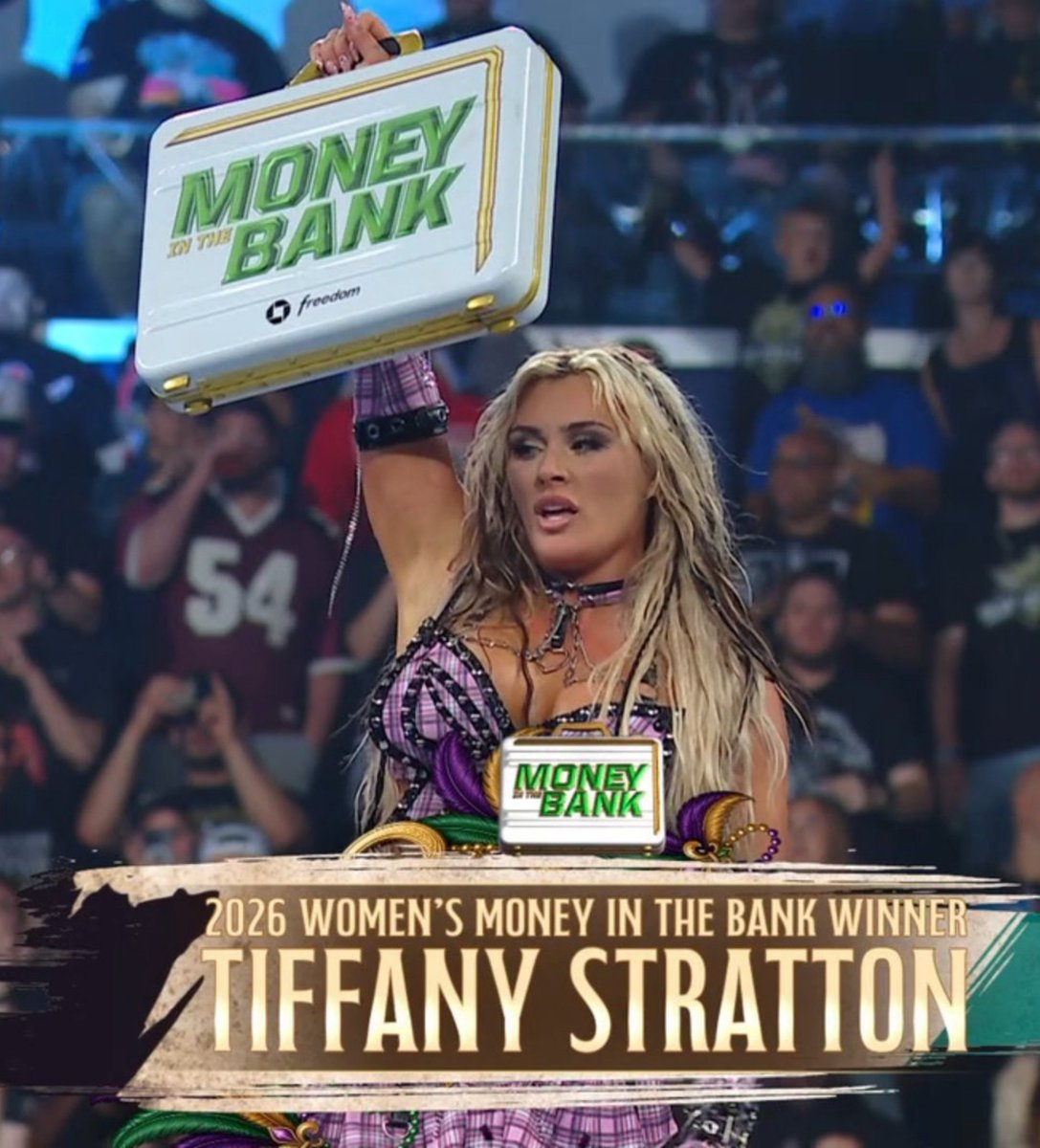 EliteClubS0B's tweet photo. Same vibes.

#MITB https://t.co/Y1BKMWv0SS
