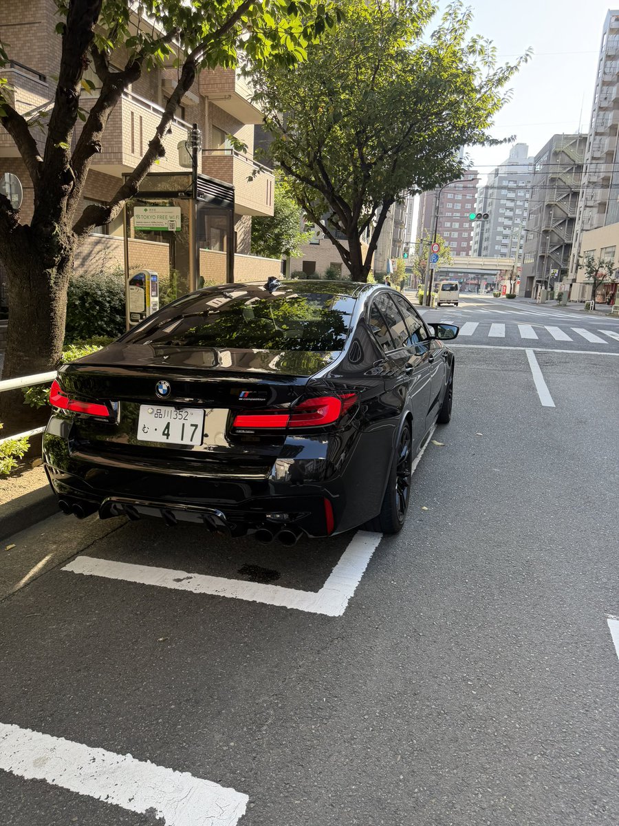 hidekeisuke's tweet photo. サンルーフ開けて、コーヒー飲んでほんでもってええ天気☀️
今夜は約10年？ぶりの大学の同窓会。
こちとらダイエットも筋トレもして準備万端🙃 https://t.co/n1z3SHzzkA