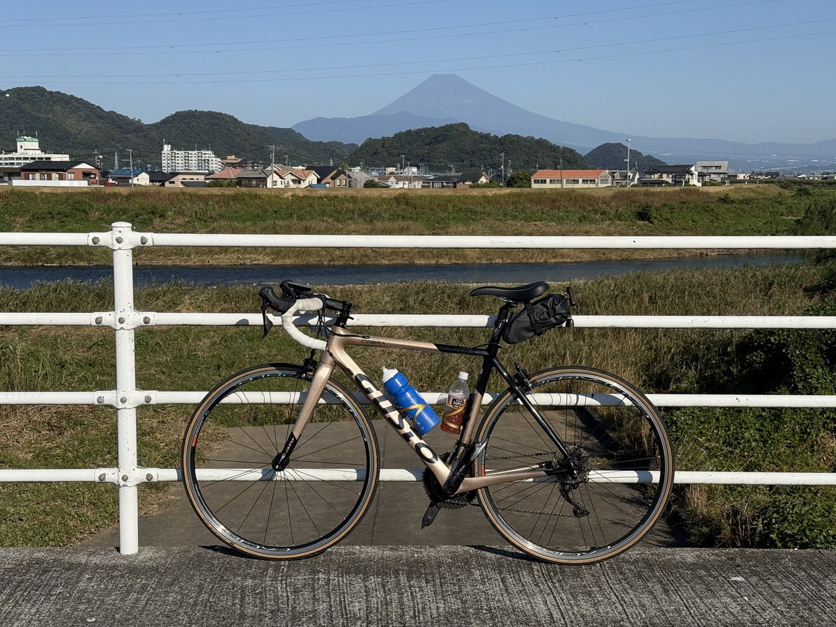 jun_mit's tweet photo. 伊豆長岡なう
快晴、微風
狩野川、鹿多し
#サイクリング　#伊豆の国 https://t.co/LLuVUYfQjy
