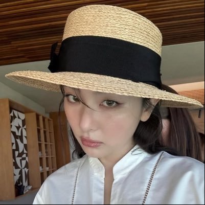 joyveluvv's tweet photo. seulgi Inácio lula da silva é hit nesse twitter caralho https://t.co/6X344bjpUC