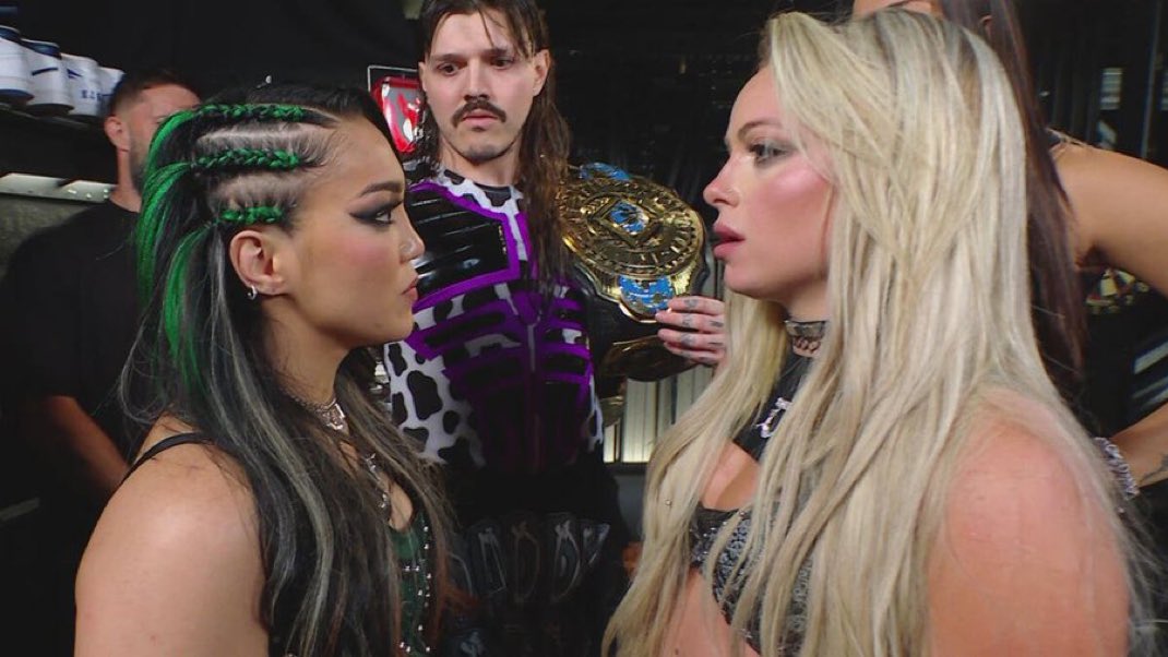 liv4once's tweet photo. everything was set up perfectly 
- roxanne wins mitb
- cashes in during the triple threat later and wins 
- starts a feud with liv that’s been brewing for months 
literally creative had ONE job and they fucked it up 💔 #MITB https://t.co/pjYTmaK6XO