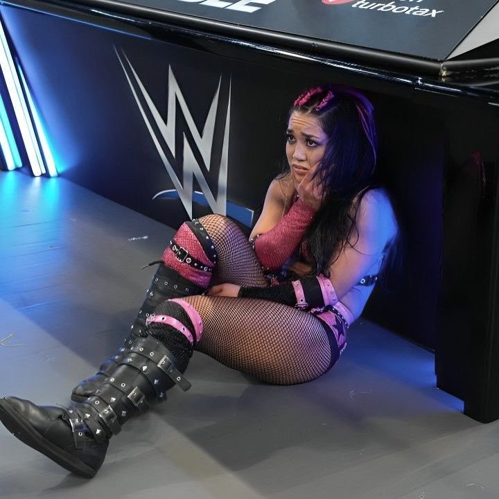MaverickTDM's tweet photo. Pierde contra Catalina 
Pierde contra Stephanie 
Pierde el maletín 
Sin protagonismo en JD
De campeona de NXT a estancada 

¿Que es lo siguiente para Roxanne Pérez? #MITB https://t.co/7nWGVIy8DZ