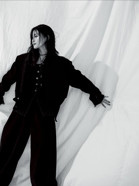 KchanLHN's tweet photo. 彼女のインスタの昔の投稿を漁ってたら、いきなり超絶イケメン女子を見つけてしまった…
 #鞘師里保 https://t.co/OeB3QdFtMl