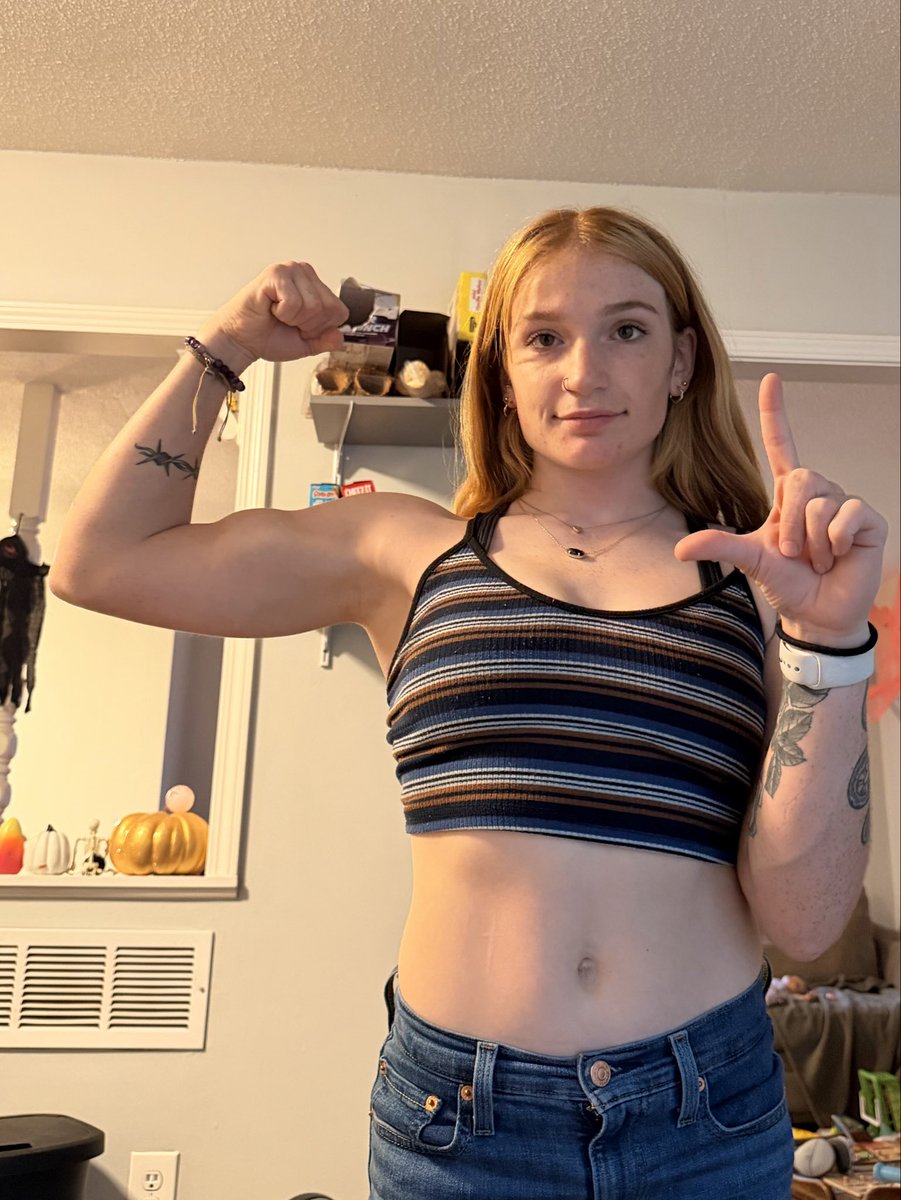 Mommylinds3y8's tweet photo. Smiling because you’re about to be my next victim 😈💸 https://t.co/hqsgf8nTFc