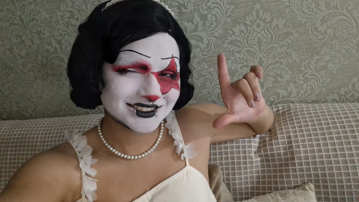 flordeoliveiras's tweet photo. ser drag é político né? então aqui é LULA! https://t.co/fEIQPul1ze