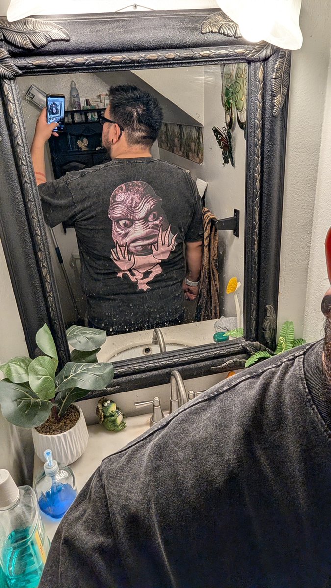 aratos535135's tweet photo. Knott's Scary Farm tonight, gotta rep my fav Classic Monster
#gilman #horror #gay #chub #bear #gaylatino #halloween https://t.co/ajFtnGdtBJ
