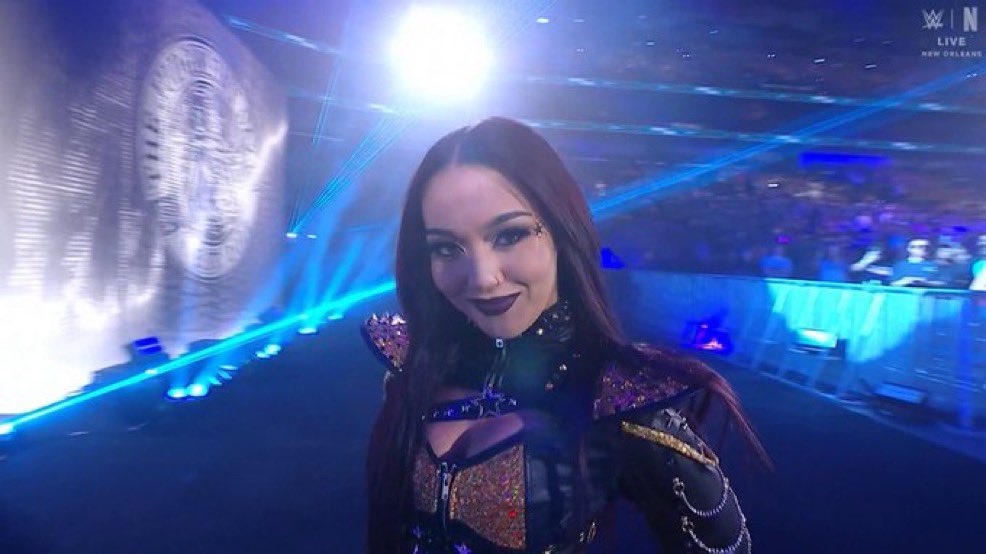 roxyspoprox's tweet photo. I’m so sorry @roxanne_wwe 

You deserve so much better!! 💔💔 #MITB https://t.co/jYTcHDchm7