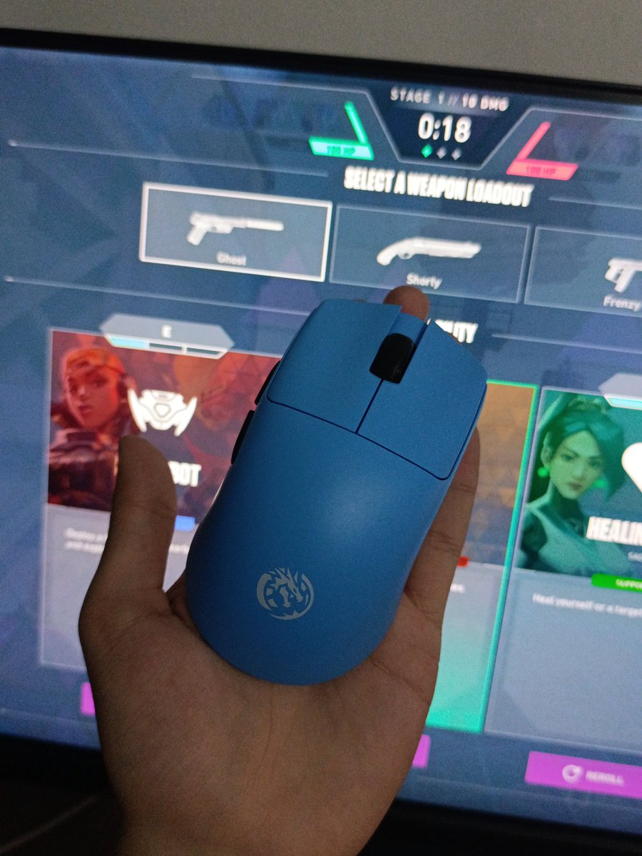 Christi66412601's tweet photo. Poco se habla de lo mal que envejeció que mi mouse fuera de Lev https://t.co/kEJ5ABtiEd