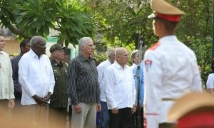 Granma_Digital's tweet photo. 💓💐ǀ Presidió el Primer Secretario del Comité Central del Partido Comunista de Cuba y Presidente de la República, Miguel Díaz-Canel Bermúdez las ofrendas florales al Padre de la Patria🇨🇺, en la Plaza de Armas
🔗https://t.co/sesyRJkD1c https://t.co/1hgLSIUkee