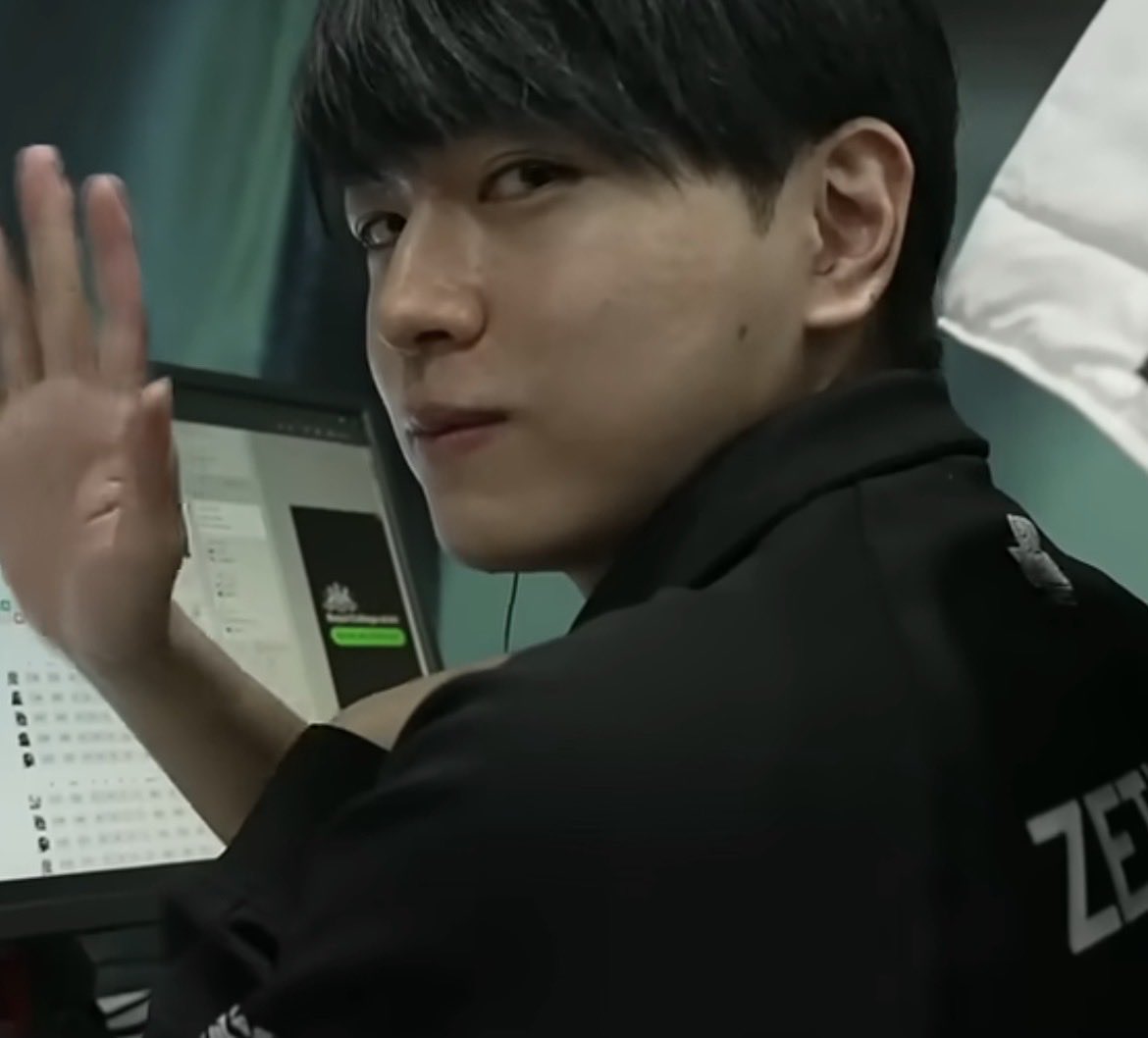 rnpu_xj's tweet photo. らずさんのファンサえぐかっこいい https://t.co/qXn8YnlrA4