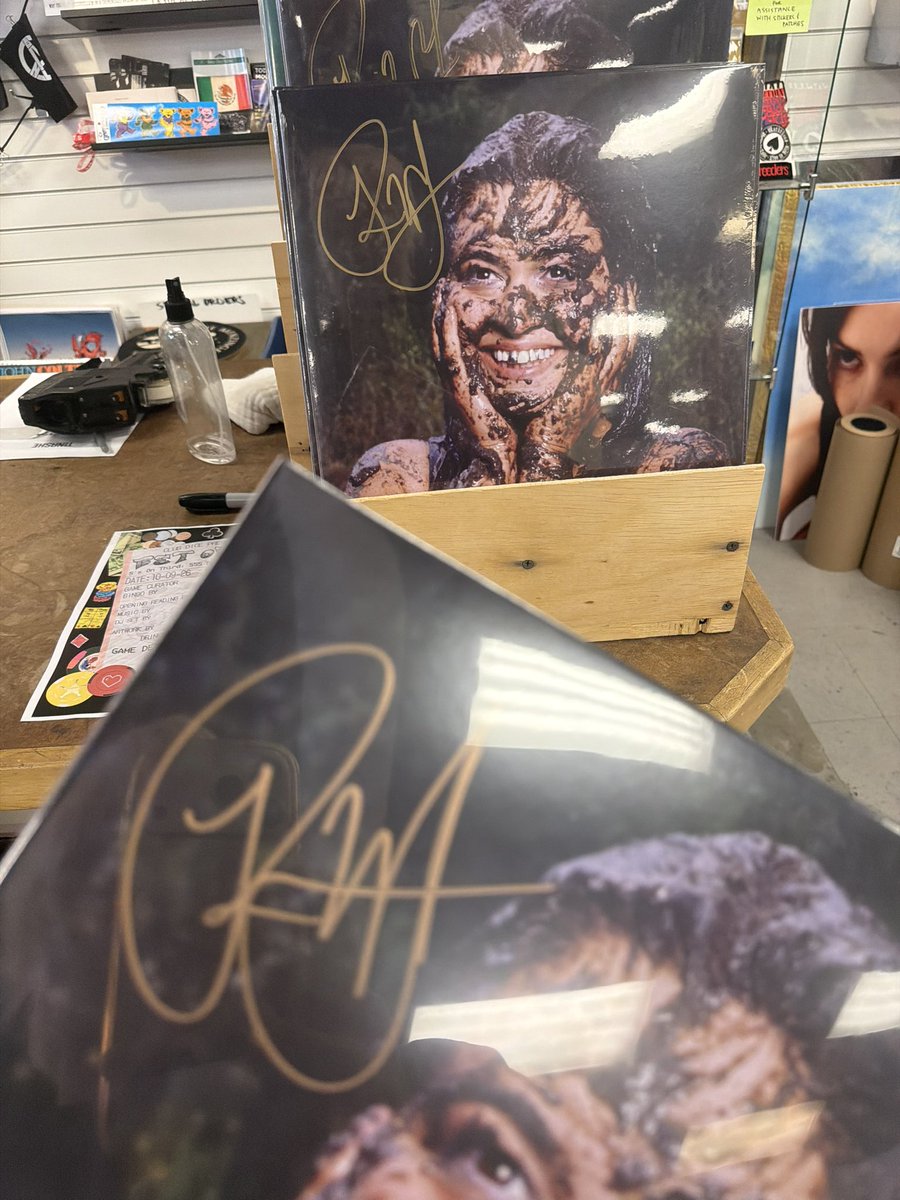 4idanfever's tweet photo. went to pick up an order and they posted they had signed remi wolf as i walked into the store??? https://t.co/iT557WodXp