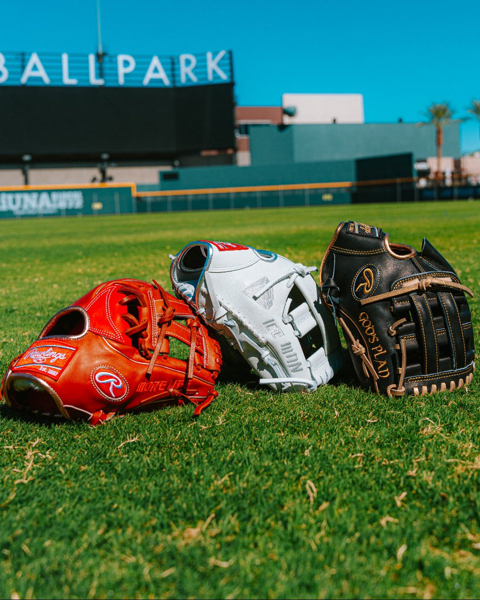 RawlingsSports's tweet photo. New fonts, new logos, so many new design opportunities. Just in time for the holidays!
Order yours now on https://t.co/oPKQeBMKQR!
#TeamRawlings https://t.co/4MtyNMRHC4