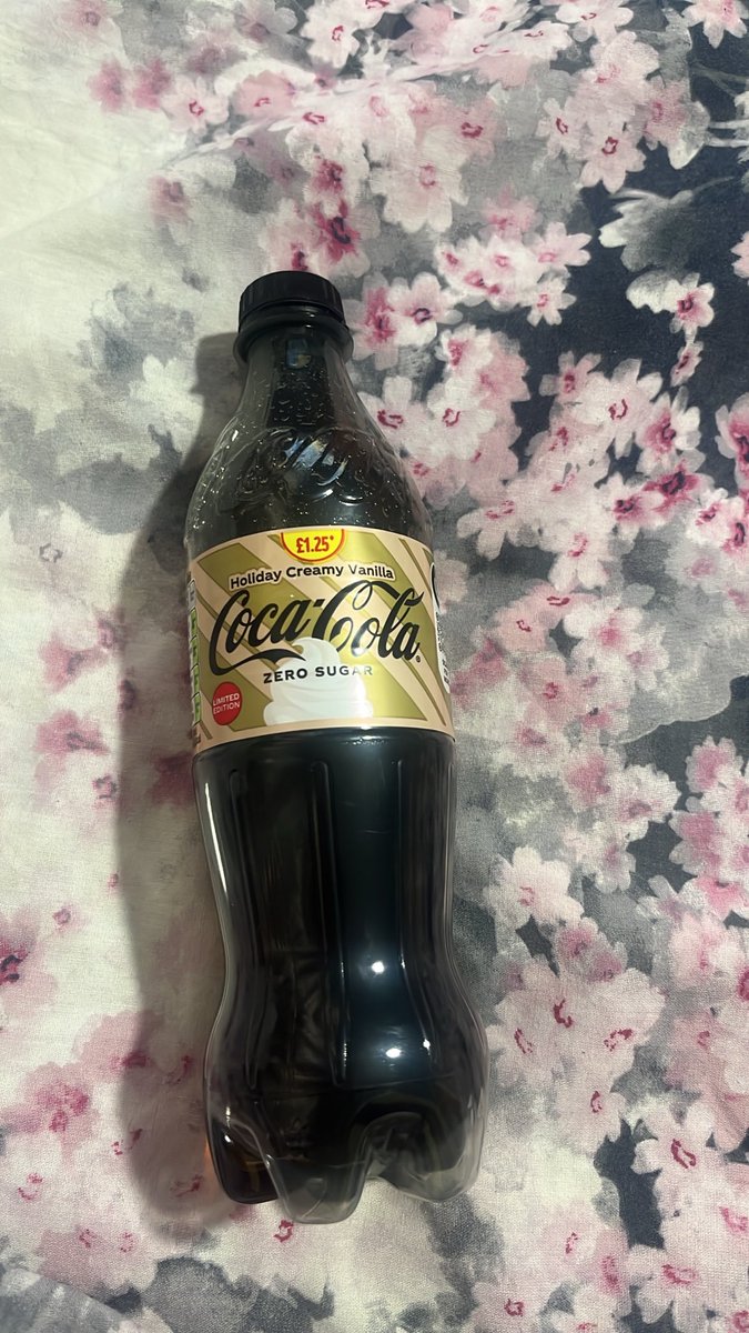 lnmnbb's tweet photo. Tried this today, tastes like regular Vanilla Coke, I’m suing🧍‍♀️ https://t.co/kGYijouY2k