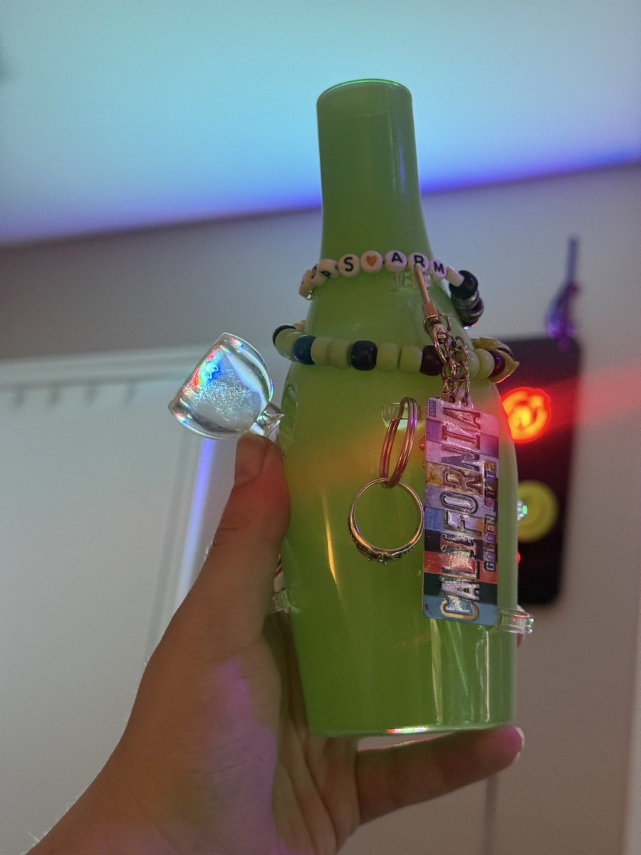 Vicsmokes_'s tweet photo. 💚 Trinket Bong 💚 https://t.co/2sxwluOIDC