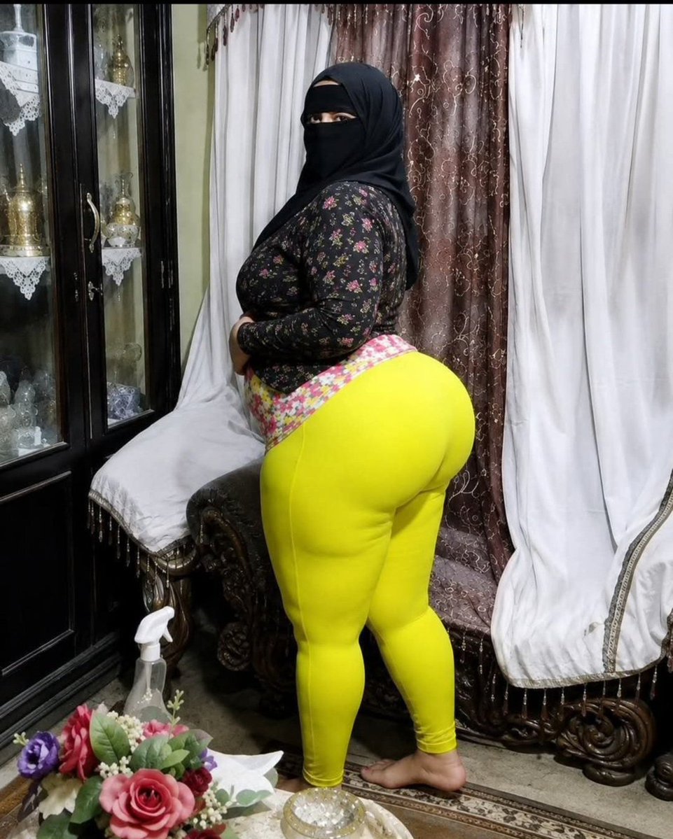 ana_fa7l58's tweet photo. حط صورة امك في الم��قع واكتب اجعل الشرمـ.وطه عريانه ومتع رْوبرك بجسم امك يعرص 
الموقع اهو 👇 
https://t.co/4Lp5RcmL5J https://t.co/gdIkik1lXc