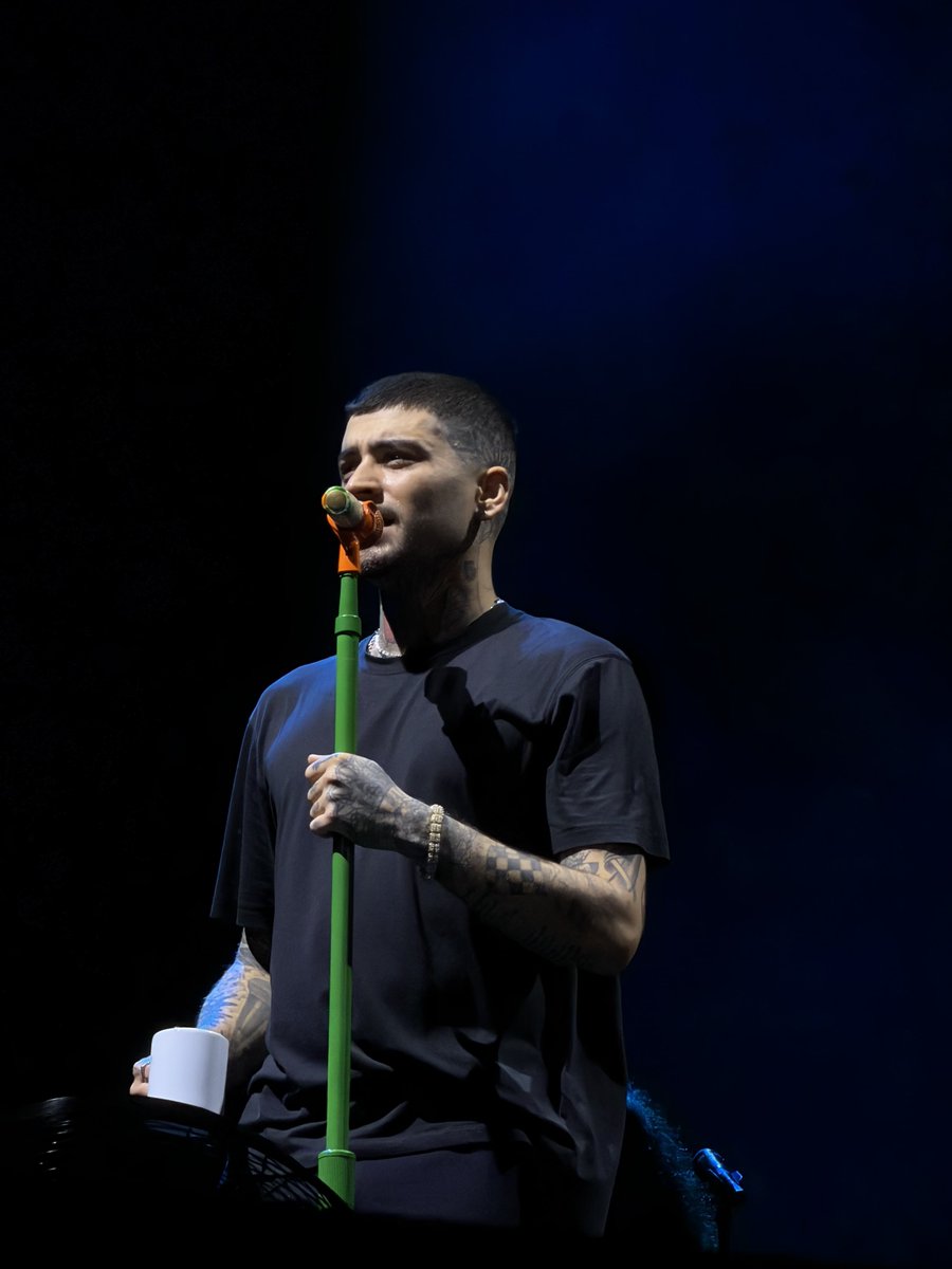 weinthecrowd's tweet photo. ZAYN FALOU QUE SEU LUGAR PREFERIDO DO MUNDO É O BRASIL 😭🇧🇷🇧🇷🇧🇷🇧🇷 https://t.co/afsboqJwHq