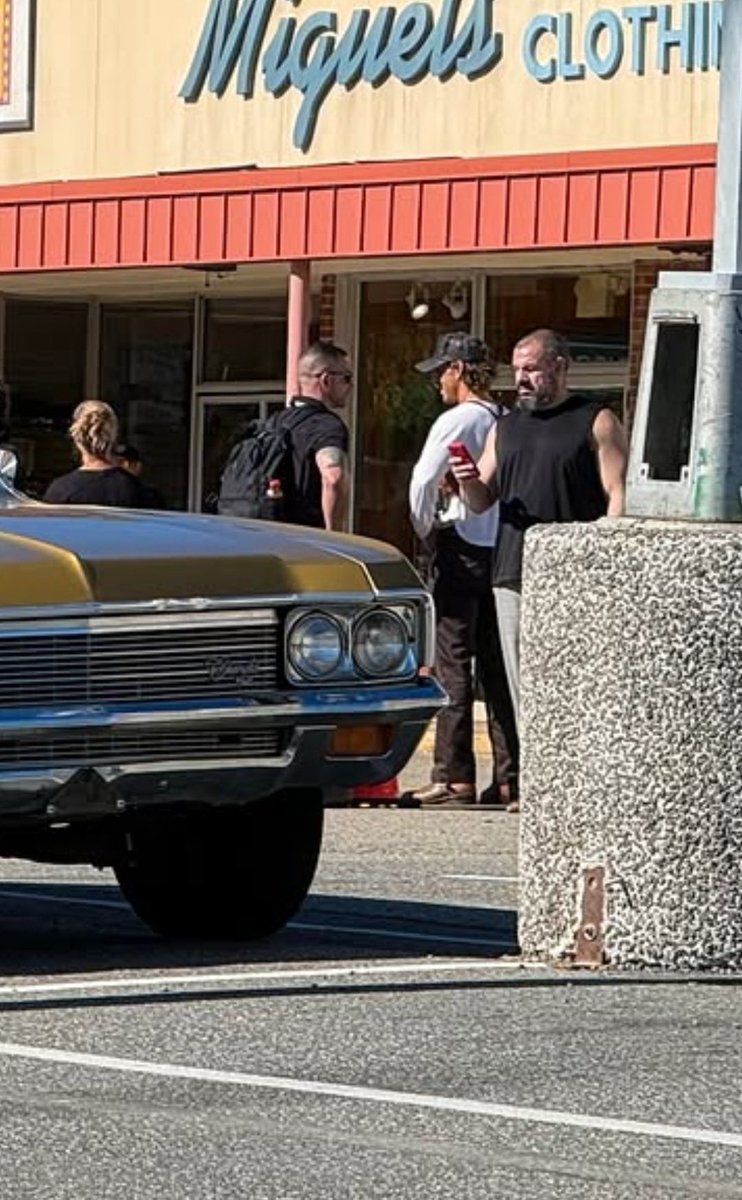 AButlerNews's tweet photo. Austin Butler spotted in Wayne, New Jersey on set of Miami Vice https://t.co/kNr4jyG640