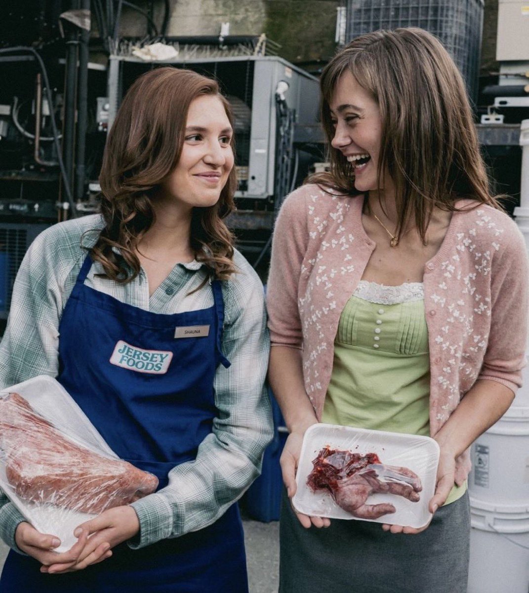 socoolandchill's tweet photo. Ella was so excited to be near her Failed Situationship again…. https://t.co/kpu5vyyDlA