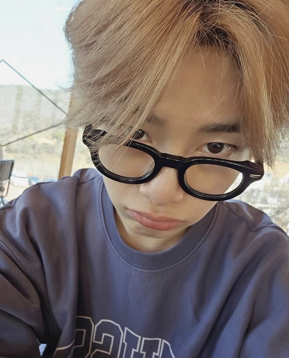 collisionlk's tweet photo. if jeongin doesn’t pout he Will explode https://t.co/IviNkQgFGL