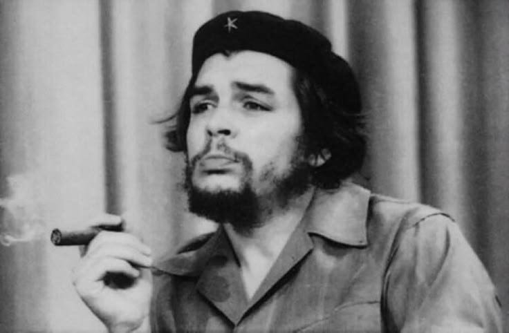 moranguitosmari's tweet photo. EU SABIA QUE EU NÃO ERA MALUCA DESDE A PRIMEIRA VEZ QUE EU ESTUDEI SOBRE A REVOLUÇÃO CUBANA EU FIQUEI APAIXONADA POR ESSE HOMEM

aproveitando pra fazer minha contribuição de fotos dele https://t.co/mteIwNU68N