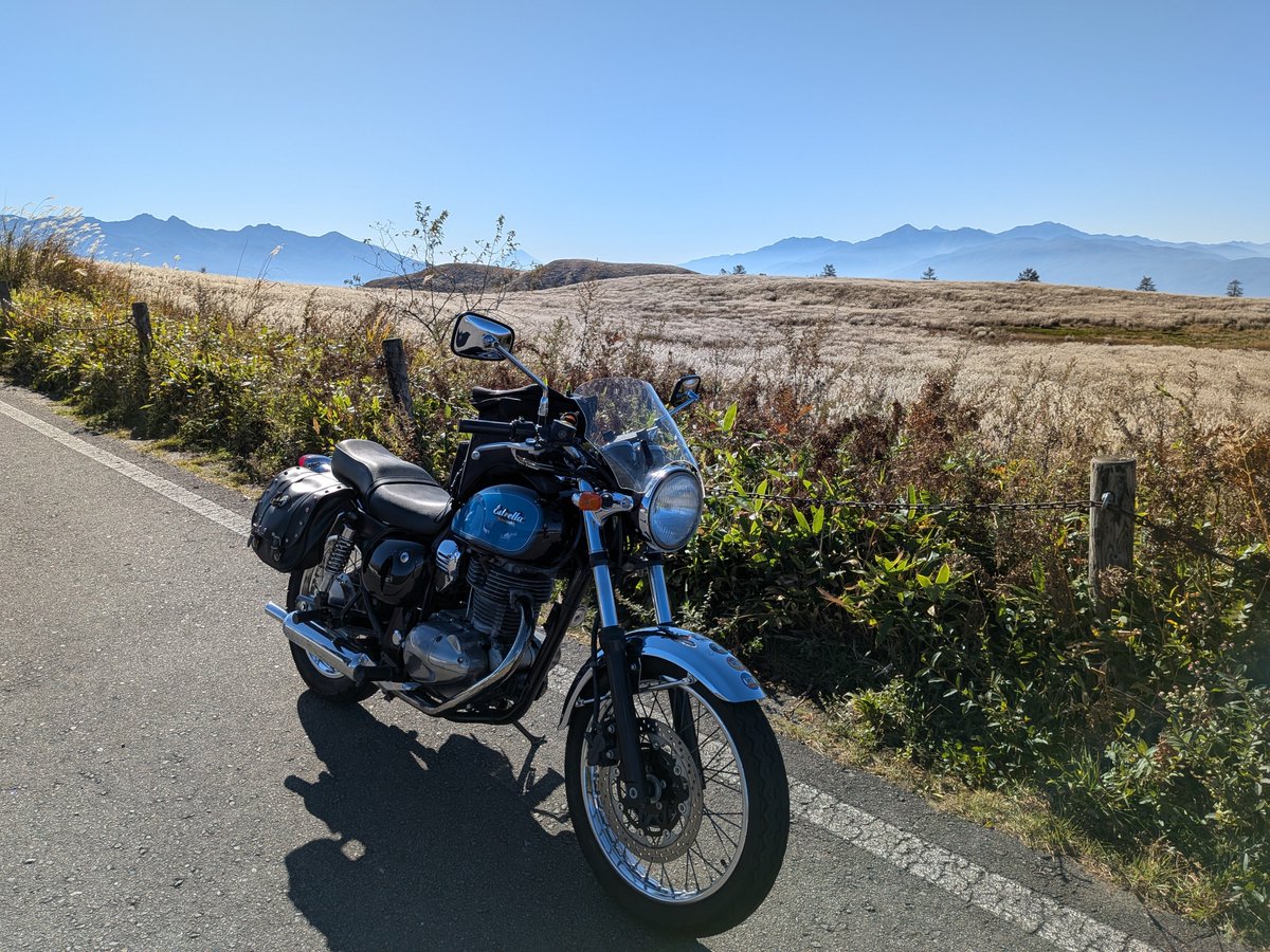 ogupapavstrom's tweet photo. 今日のスタートはここから
エストレヤミーティングに
霧ヶ峰までやってきました〜

#今日のスタートはここから
#霧ヶ峰
#エストレヤミーティング
#エストレヤ
#長野県
#OGURASTYLE https://t.co/nPkSo54kH3