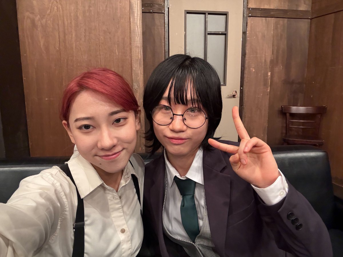 30583B_futaba's tweet photo. #めしあホームズ
3日目のvlogです！
昨日は、セルデンとステープルトン役のまり音さんが映ってくれました！

本日は4日目！
今日のお写真は、ブックとパイプのステープルトン役の魅力的な、お2人です！
まり音さん(@marine_9_umi)と
沙也さん(@seeeesaaaa58)。

ご来場お待ちしてます！ https://t.co/hK0IlvPLn8