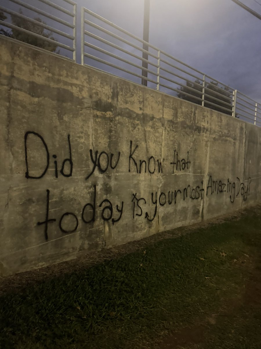 chrissexualll's tweet photo. I walk past this everyday https://t.co/JibLY0Tu1V