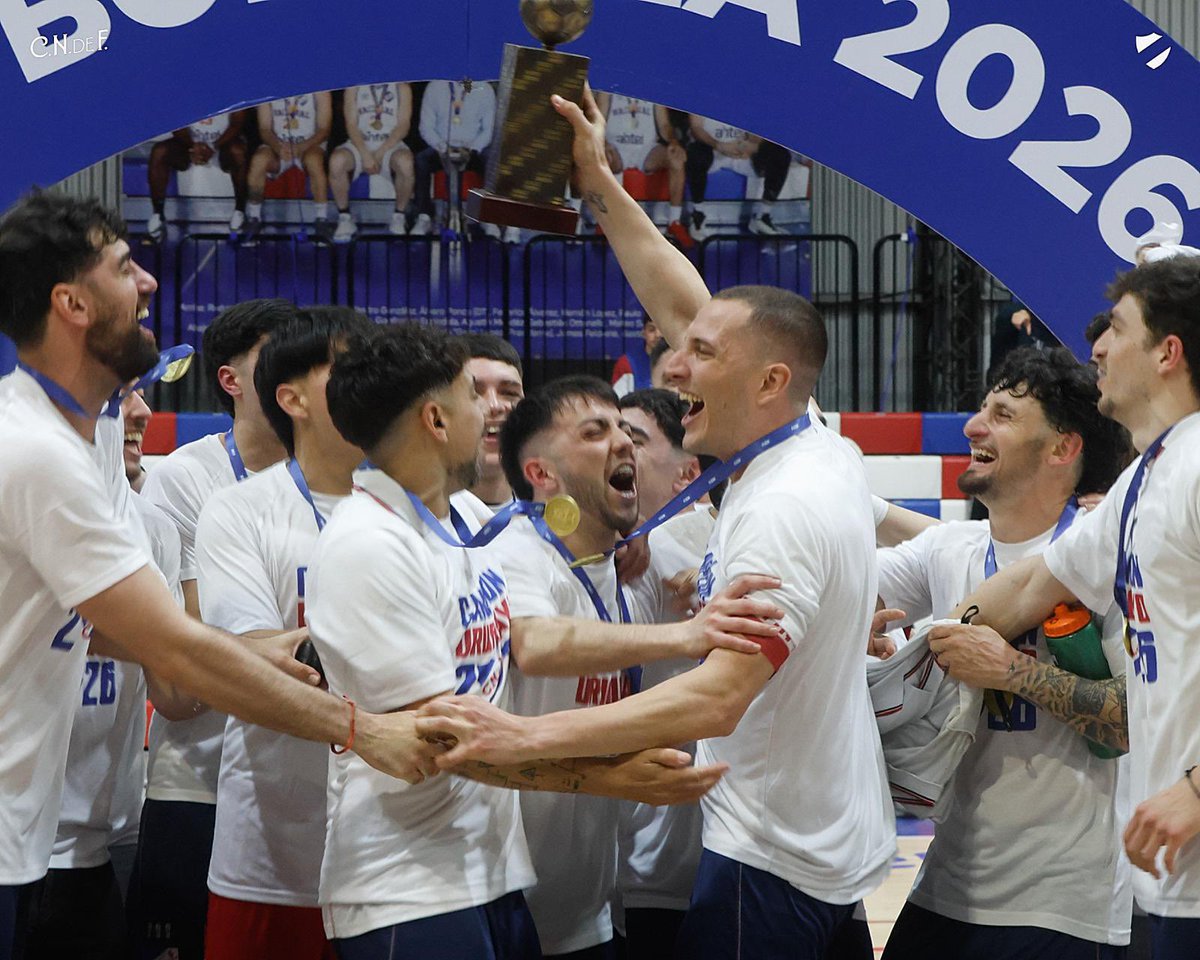 CNdeFfutsal's tweet photo. 𝐅𝐞𝐬𝐭𝐞𝐣𝐞𝐧 𝐜𝐚𝐦𝐩𝐞𝐨𝐧𝐞𝐬 🗣️

La blanqueada en tres colores 🔵⚪️🔴 https://t.co/308p4M5PG6