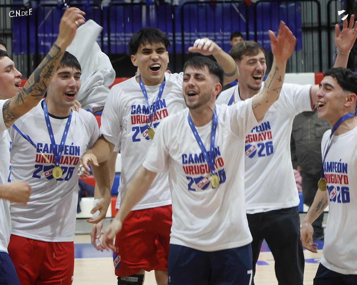 CNdeFfutsal's tweet photo. 𝐅𝐞𝐬𝐭𝐞𝐣𝐞𝐧 𝐜𝐚𝐦𝐩𝐞𝐨𝐧𝐞𝐬 🗣️

La blanqueada en tres colores 🔵⚪️🔴 https://t.co/308p4M5PG6
