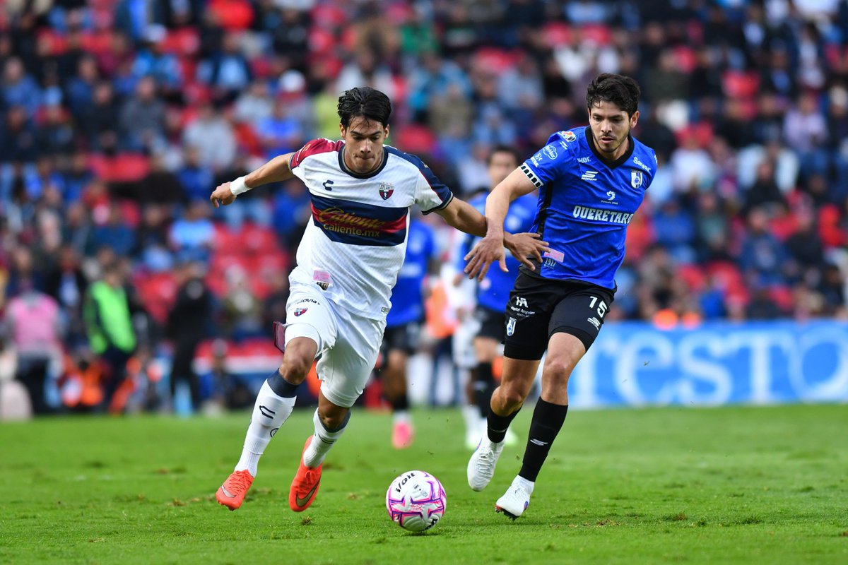 LigaBBVAMX's tweet photo. ⏱️ Comienza el segundo tiempo.
@Club_Queretaro 1-0 @Atlante 🐓🆚🐴
#LaLigaDeLaAfición✨ | #AP26 | #J11 | #QROATL https://t.co/pzIroOILJv