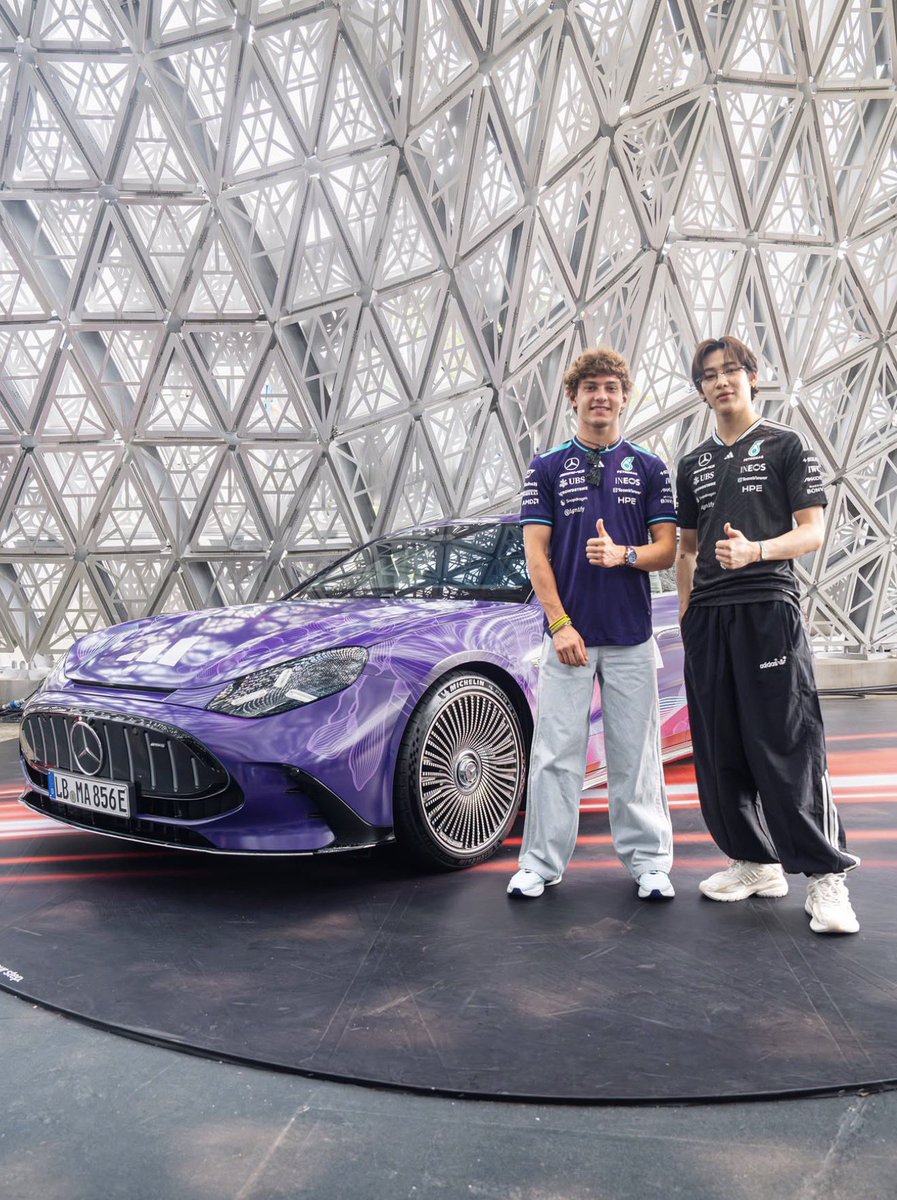 DeepsoundL's tweet photo. ดีใจที่น้องแบมได้ร่วมงานกับ Adidas และ Mercedesbenz ประสบการใหม่ๆ ที่ทั่นสร้างให้เรา นบบเอนจอยทั้งสองวันนะครับ

#BamBamxadidasxMercedesF1 
#BamBam #adidas #MercedesAMGF1 #SingaporeGP #F1 @BamBam1A @adidas @MercedesAMGF1 @F1 https://t.co/1UDtwjNQeQ