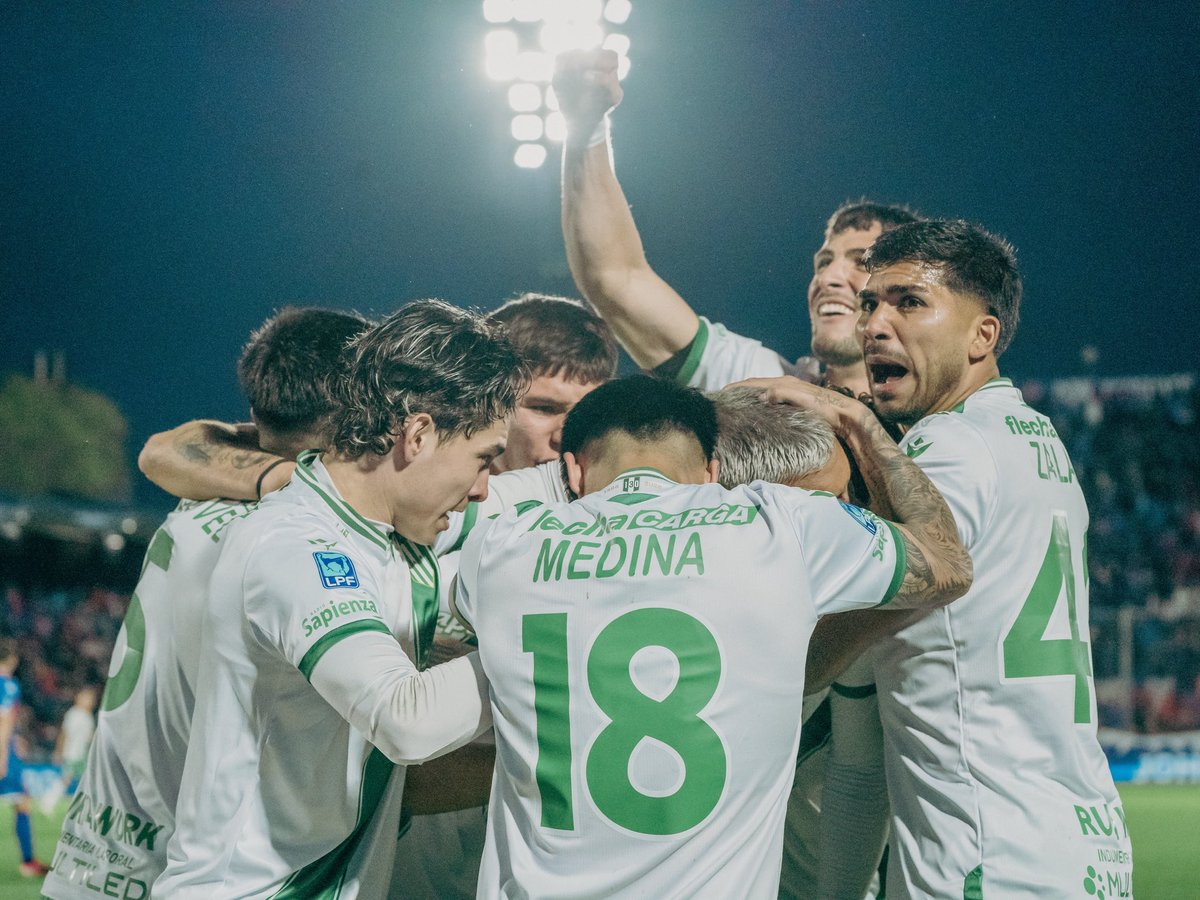 CAB_oficial's tweet photo. ¡¡¡GAAAAAAANOOOOOÓ EL TAAAALAAAADROOOO!!! 💚🤍💚

Tigre 1-2 #Banfield https://t.co/OXscuY5DAa