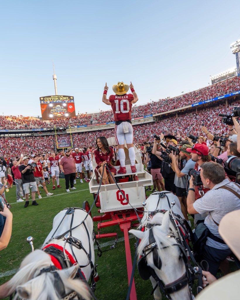 RRRivalry's tweet photo. 🤠 https://t.co/OkOpQwrWnG