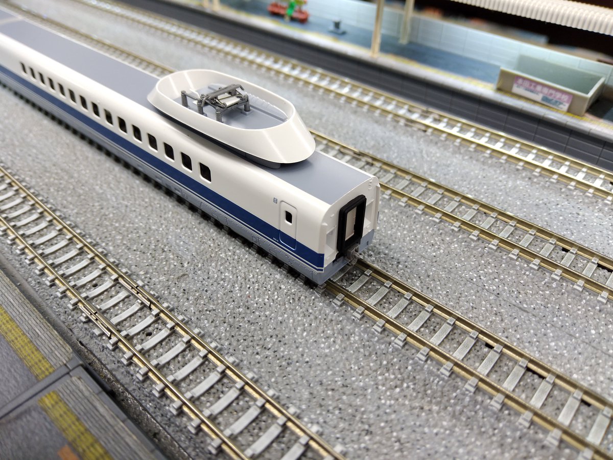 poponakiba's tweet photo. ポポンデッタ製の「955形新幹線試験電車(300X)」のサンプルを #ポポンデッタ秋葉原店 3階フロアにて展示しております❗️
秋葉原店へお越しの際は是非ご覧ください。 
#ポポンデッタ
#ポポンデッタ秋葉原店 
#Nゲージ #鉄道模型 https://t.co/bS613JF0yI