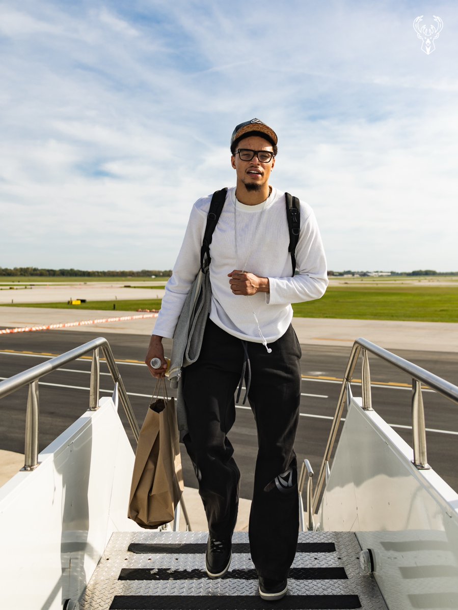 Bucks's tweet photo. Feelin’ fly. https://t.co/KRbDlKkh8N
